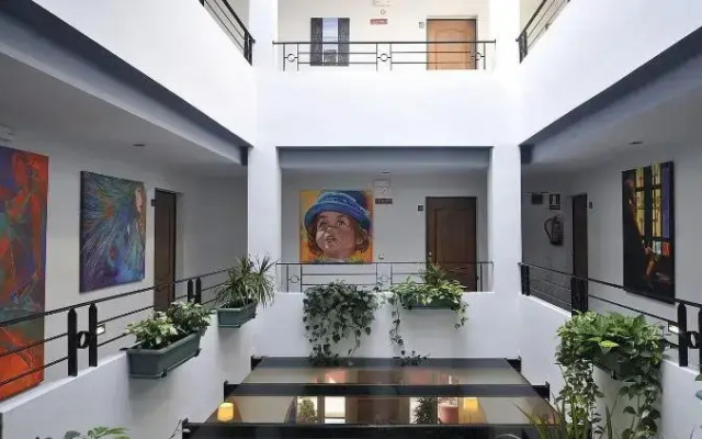 Atrium Hotel