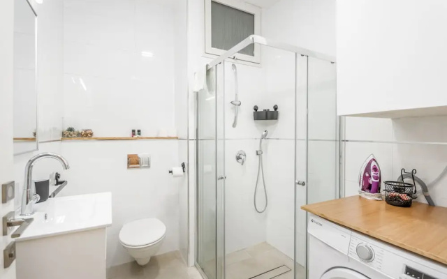 Superb 1Bdr w balcony