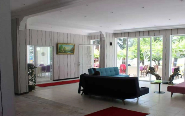 Tuana Hotel