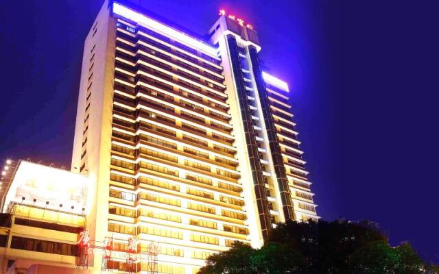 Guangzhou Hotel вид на фасад