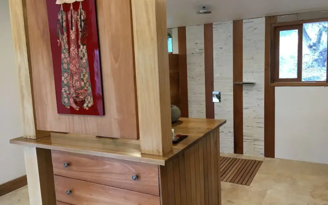 Palm Grove Rainforest Retreat