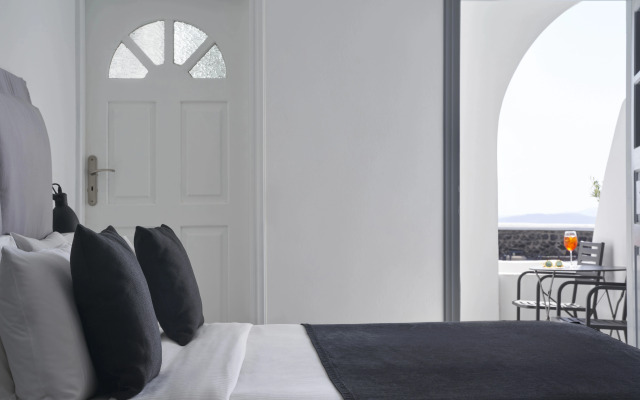 Mr and Mrs White Oia – Santorini