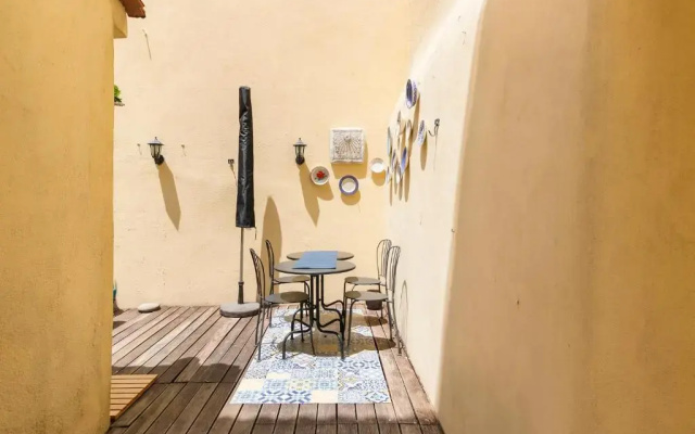 Alfama Patio Apartments