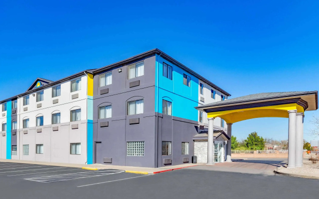 Days Inn by Wyndham Bernalillo