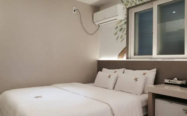 9 Hotel