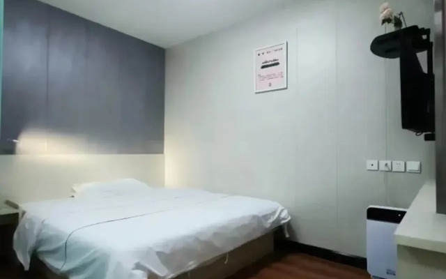 Super 8 Preferred Hotel (Beijing Qinghe Xiaoyingqiao Subway Station)
