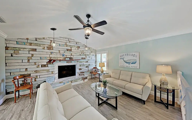 408harbd 3 Bedroom Home