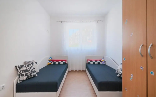 Beautiful Home in Omis With Wifi and 4 Bedrooms
