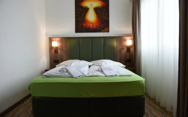 Hotel Olive Inn