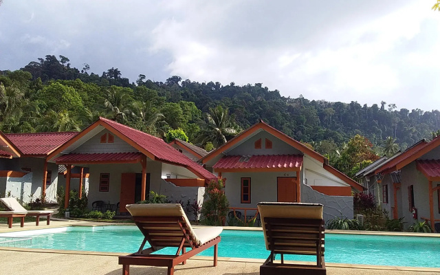 Khaolak Banana Bungalow
