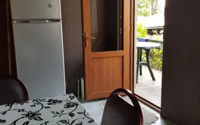 Tamari Guest House