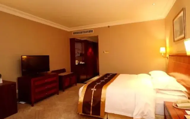 Zhengzhou Cheered Hotel