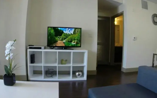 The Hollywood Suite