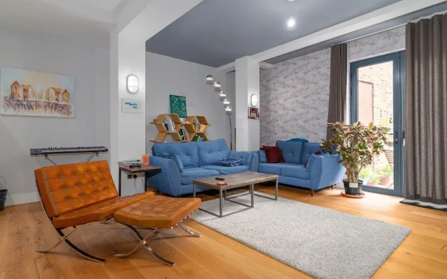 Stunning 2br Home W/Garden, 20 Min To Central!