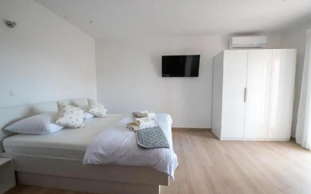 Apartments Mir