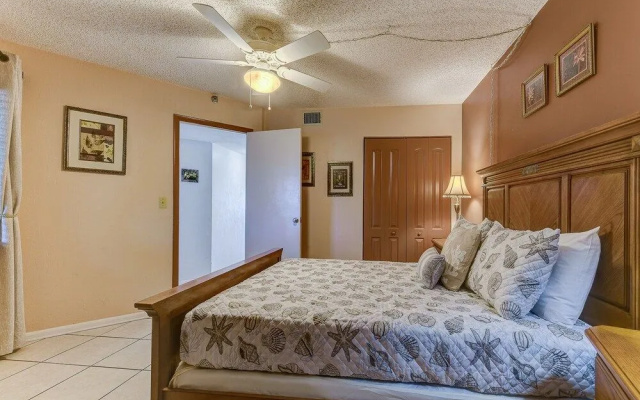 Sunglow Resort 305 by Distinctive Beach Rentals