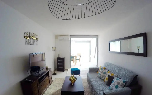 Nouvelle annonce : Appartement rénové de 66m2 pleine vue mer!