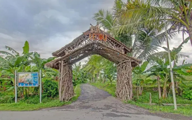 Capital O 91837 Villa Bukit Leddu