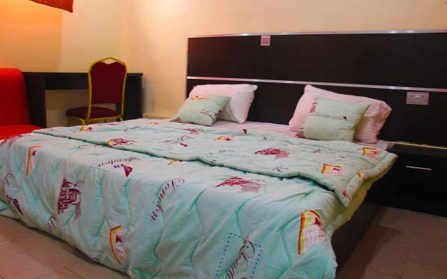 New Travellers Lodge & Suite