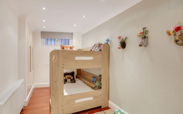 The Earl's Court Retreat - Modern & Central 2BDR with Garden