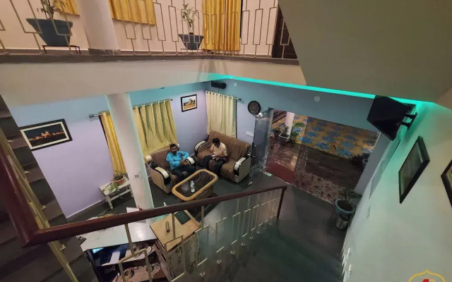 Hotel Aayes & Resort