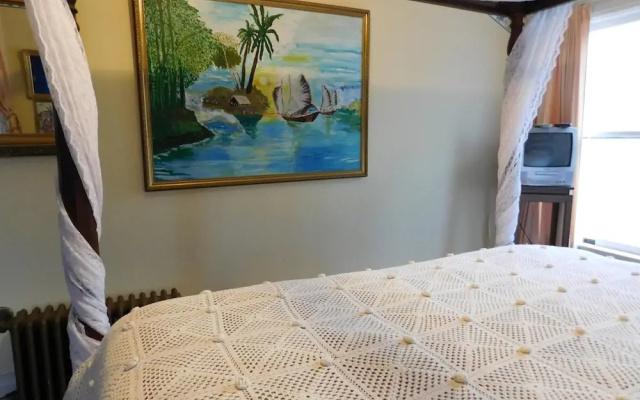 Cliff Crest Bed & Breakfast