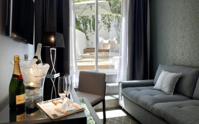 Palladium Hotel Cala Llonga - Adults Only