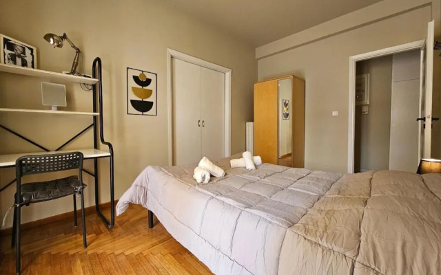 J G Luxury Apartment - Athens Town
