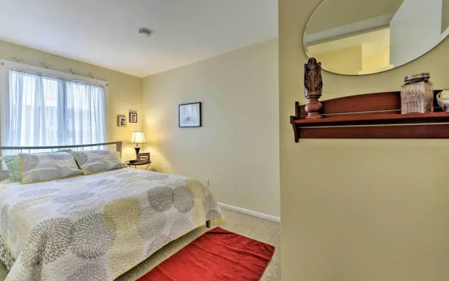 Family-friendly Wildwood Townhome ~ 3 Mi to Beach