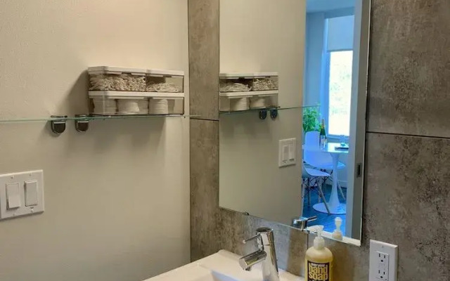 Modern Capitol Hill Studio