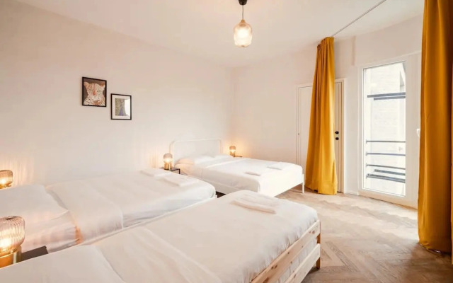 Very Large Central Station 3br/14p Apartment