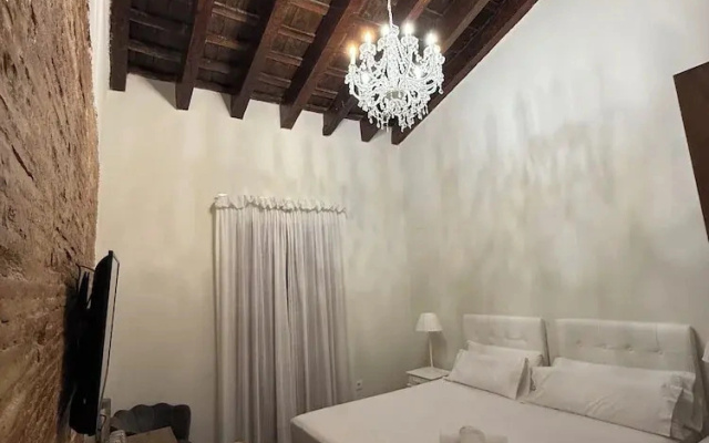 Catalina Suites Hotel