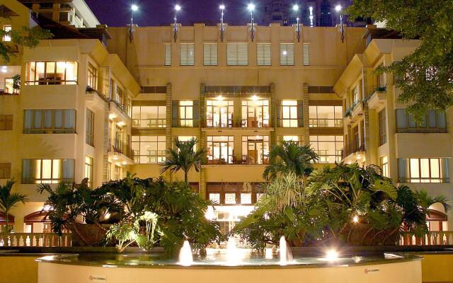 Отель Treetops Executive Residences вид на фасад