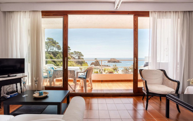 Sea view Balcony apartment