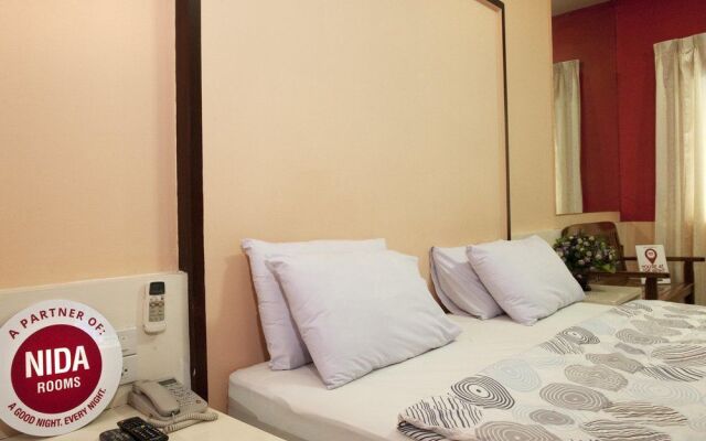 Отель Nida Rooms Bangrak 12 Bossa Бангкок вид на фасад