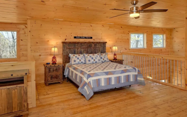 Alpine Pool Lodge Holiday home 2