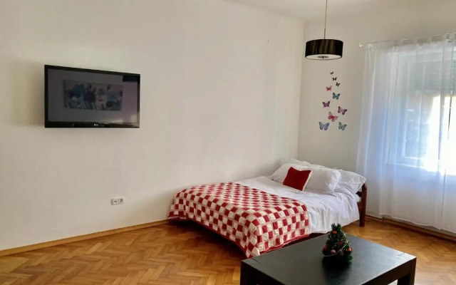 Studio Apartman Thalia