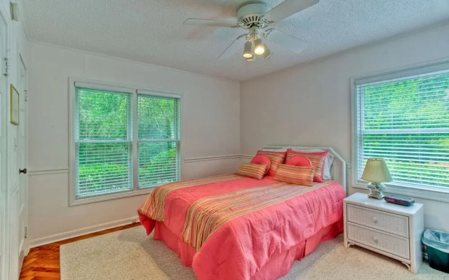 1 East Beach Causeway by Hodnett Cooper
