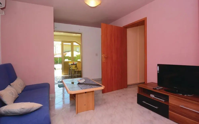 Awesome Home in Vinez With Wifi and 7 Bedrooms