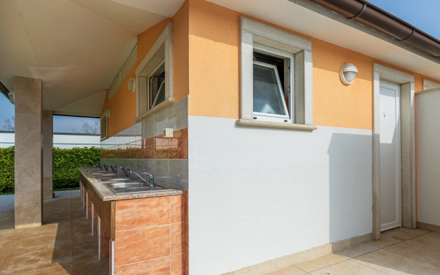 Pool Apartment Suzi 2