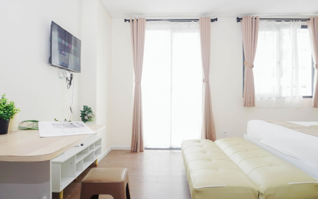 Restful In Simple Style Studio At Apartment Daan Mogot City