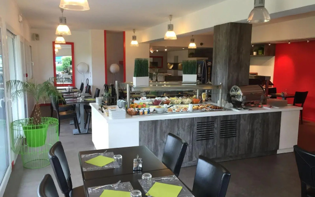Brit Hotel Rouen Sud / Val De Reuil