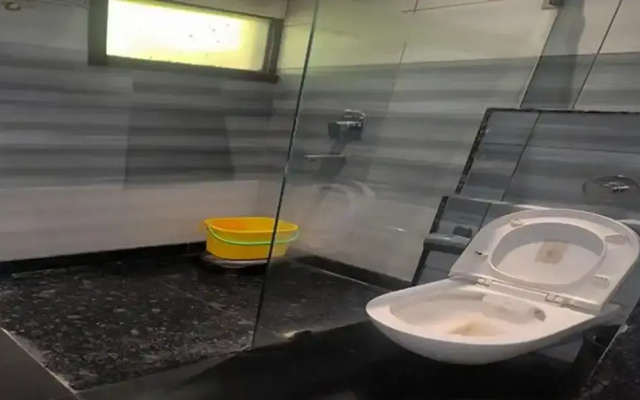 Fabhotel Azure I