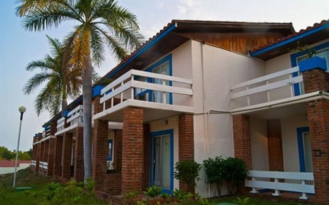 Отель Qualton Club Ixtapa - All Inclusive вид на фасад