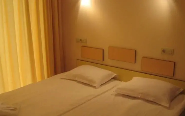Apart Hotel "Eden"