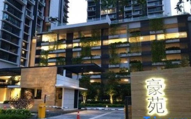 Grand Medini by P&J