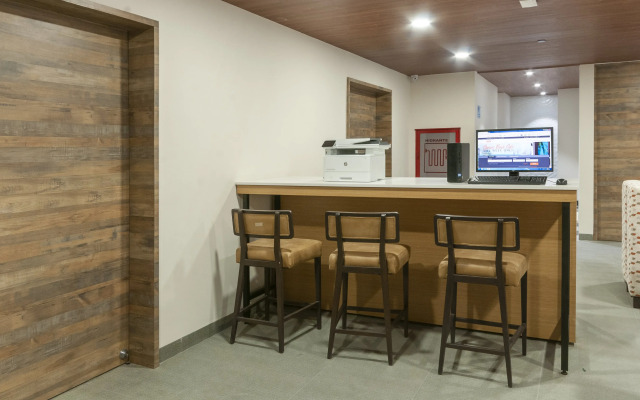 Holiday Inn Express Mexico Basilica by IHG