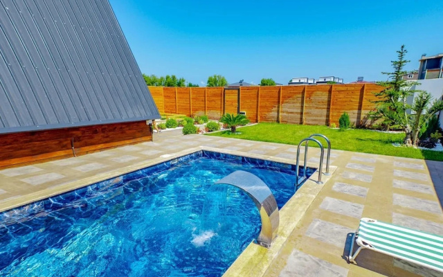 Hira Deluxe Bungalov