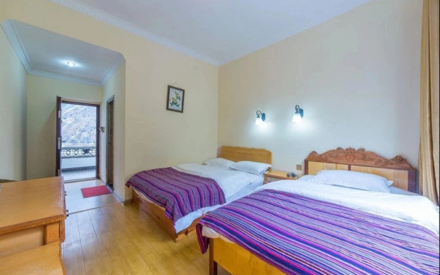 Tinas Youth Hostel