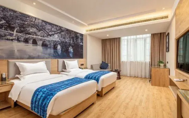 Xiyuan Jinrun Hotel (Longli North Station)